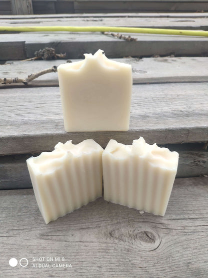 Free of scent or color, 3x wet rendered pasture raised tallow soap bars.